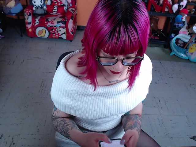 MiaJhons's BongaCams show and profile