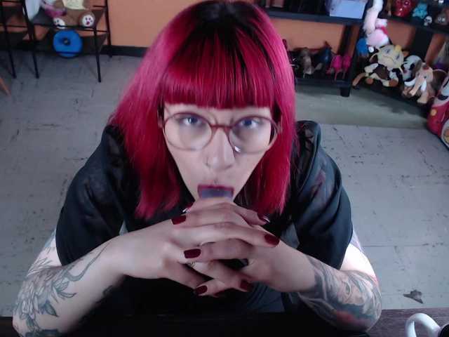 MiaJhons's BongaCams show and profile