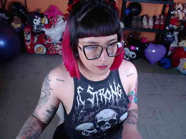 MissMia webcam