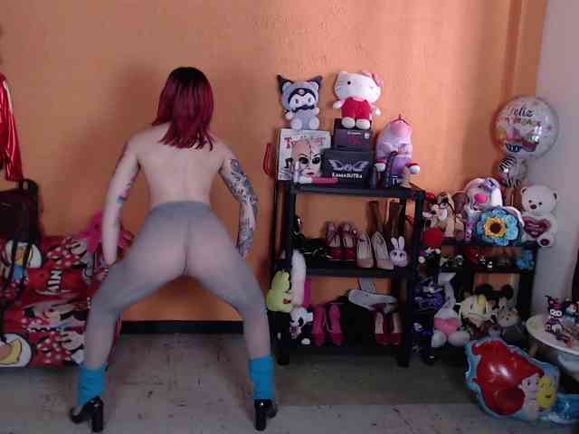 MissMia webcam