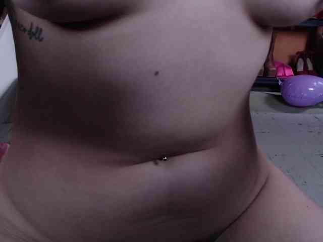 MissMia webcam