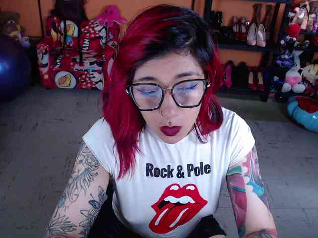 MissMia webcam