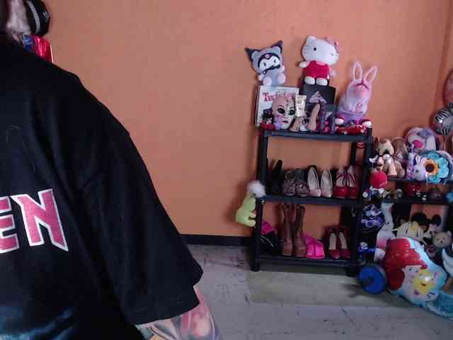 MissMia webcam