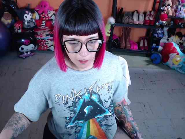 MissMia webcam