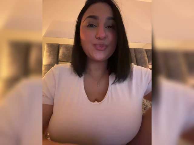 IrisEvans's BongaCams show and profile