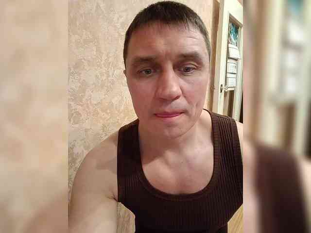 Aleksei572 Live Webcam on BongaCams