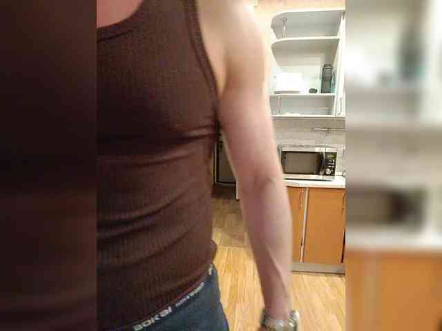 Aleksei572 Live Webcam on BongaCams