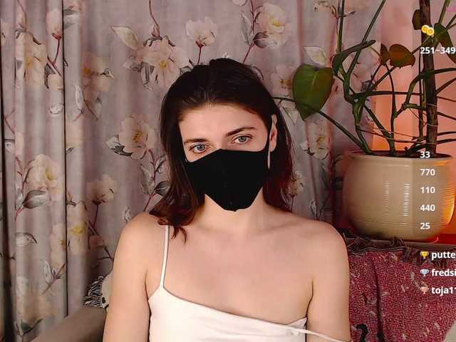 Robin-02's BongaCams show and profile