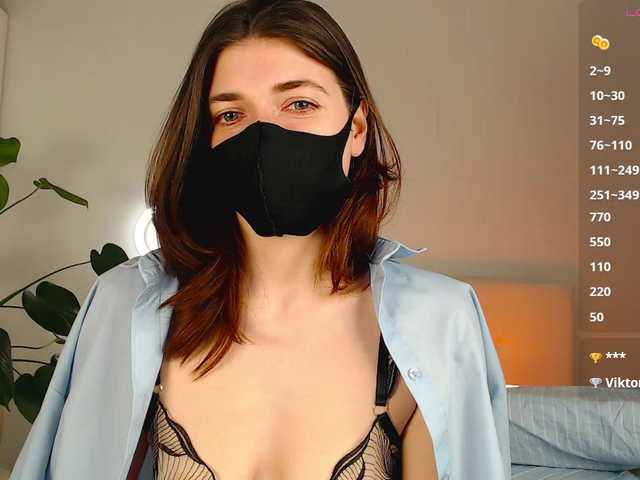 Robin-02's BongaCams show and profile