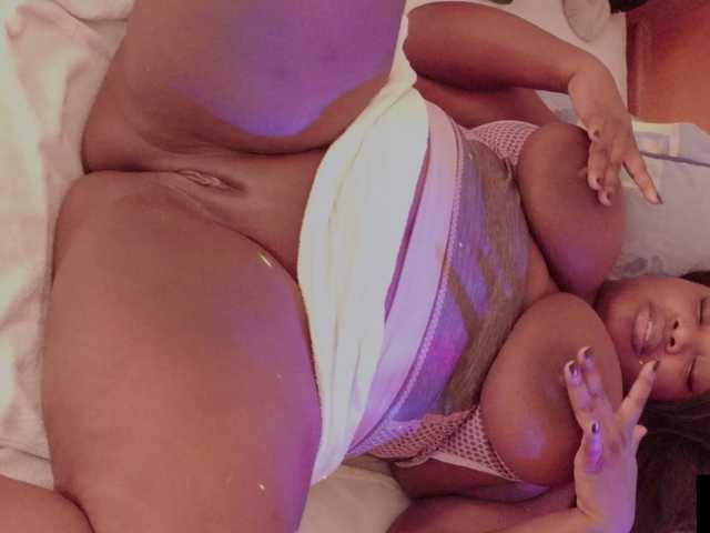 jhoxy-m's BongaCams show and profile