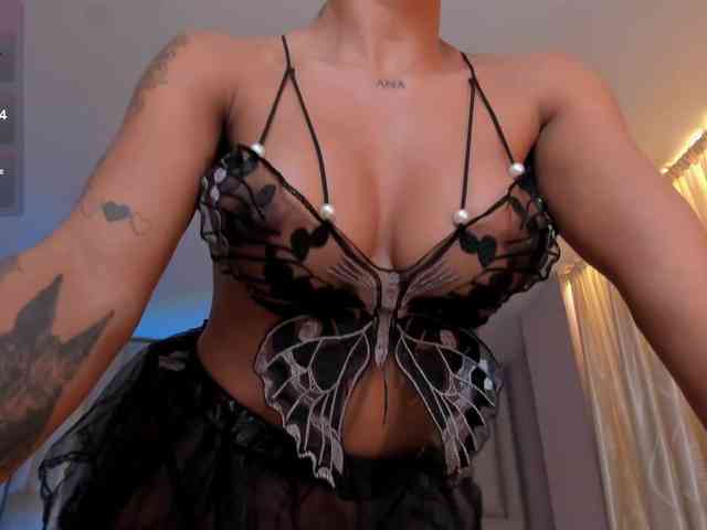 LindseyCox webcam