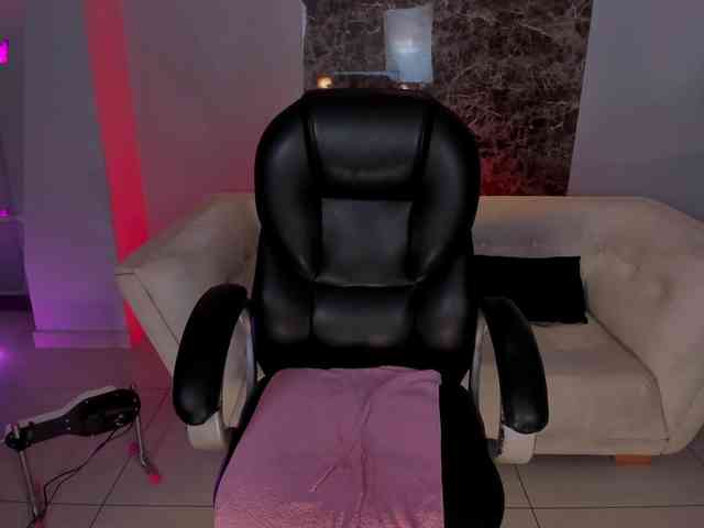 LindseyCox LindseyCox