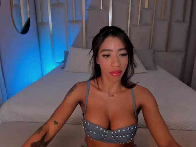 LindseyCox webcam
