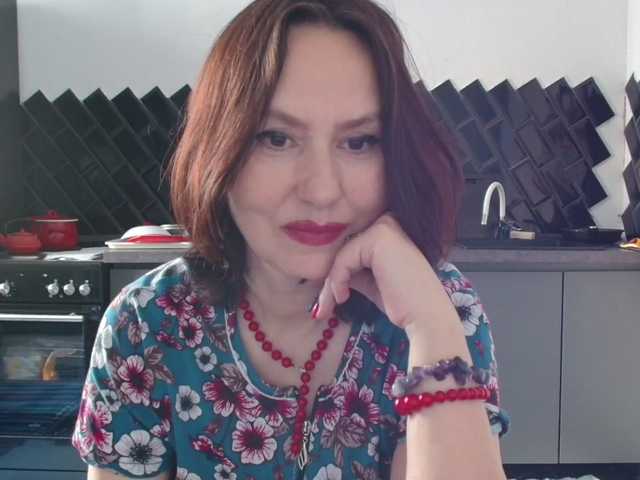 le modèle ANGELALADI est en webcam porno dans un show sur le site bongacams, il possède les tags suivants: White/Caucasian,Brunette,Hairy