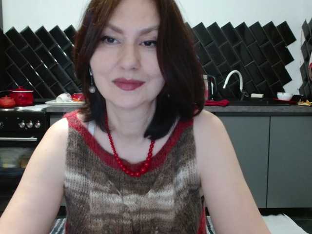 le modèle ANGELALADI est en webcam porno dans un show sur le site bongacams, il possède les tags suivants: White/Caucasian,Brunette,Hairy