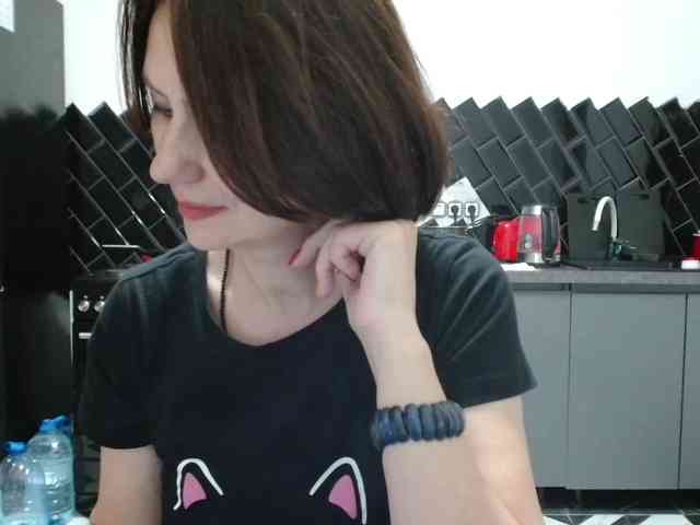 ANGELALADI webcam
