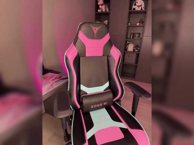 BloomJuliette's BongaCams profile