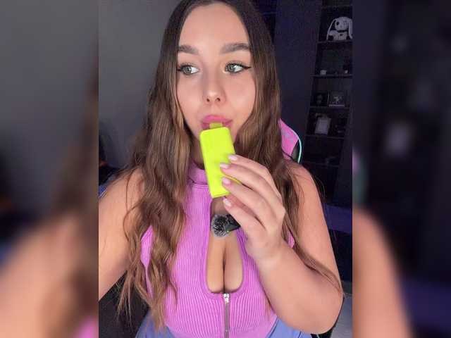 BloomJuliette's BongaCams profile