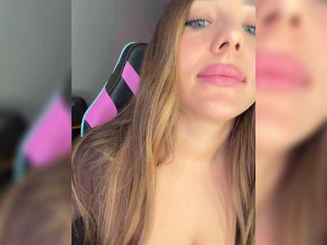 BloomJuliette's BongaCams profile