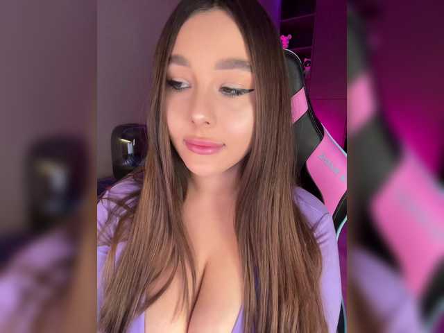 BloomJuliette's BongaCams show and profile