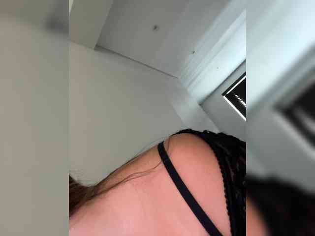 chat cam room BloomJuliette