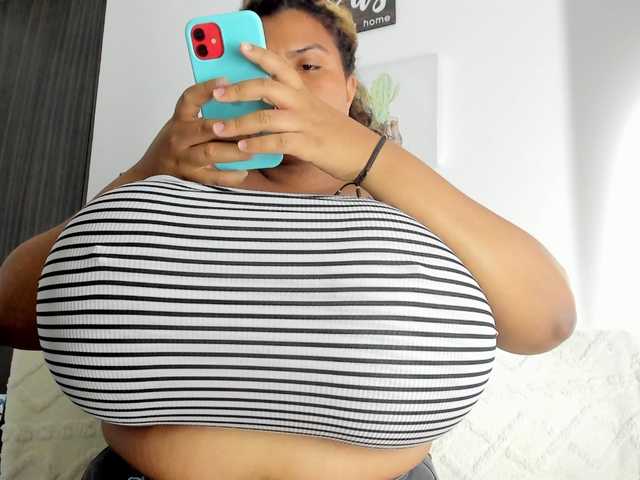 bigmom-22's BongaCams show and profile