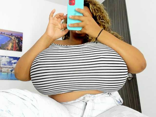 bigmom-22's BongaCams show and profile