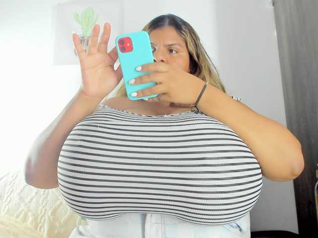 bigmom-22's BongaCams show and profile