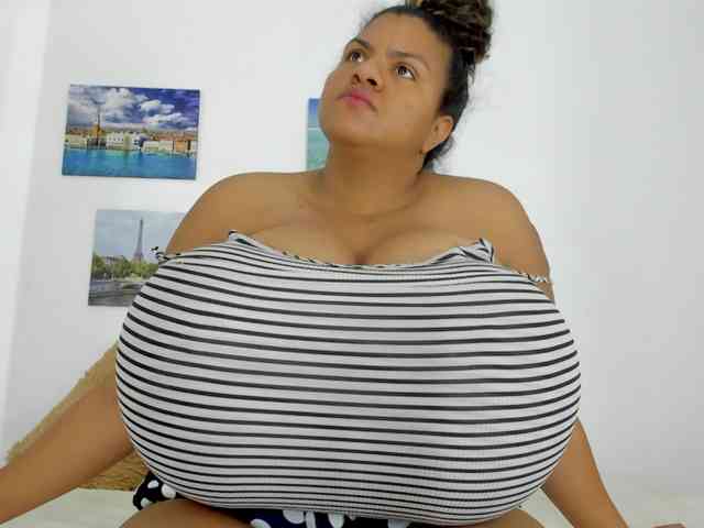 Bigmom-22 webcam