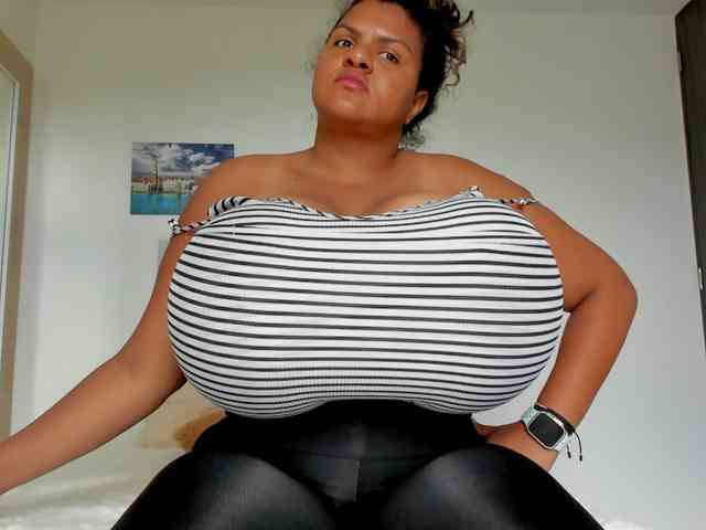 Bigmom-22 webcam
