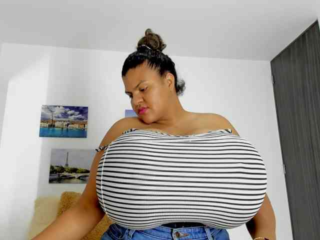 Bigmom-22 webcam