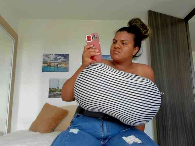 Bigmom-22 webcam