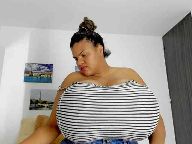 Bigmom-22 webcam