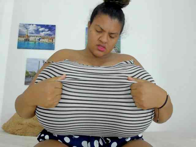Bigmom-22 webcam