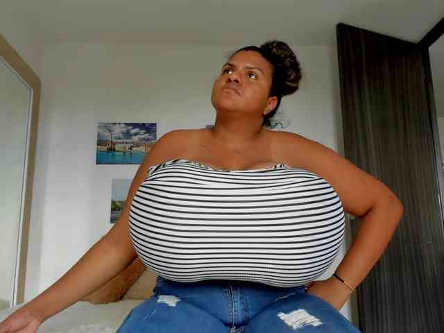 Bigmom-22 webcam