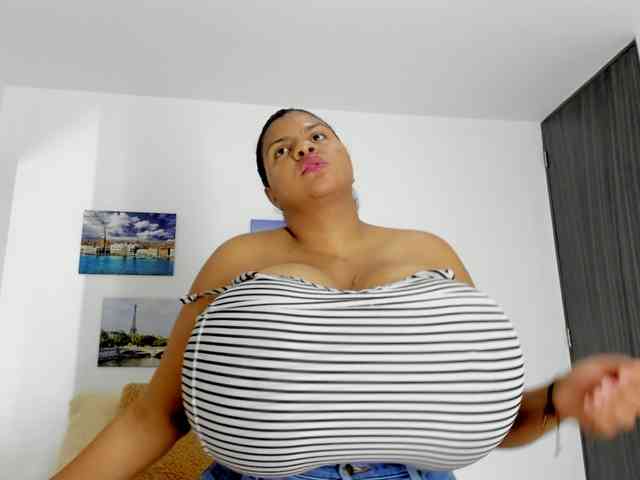 Bigmom-22 webcam