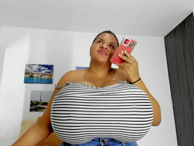Bigmom-22 webcam