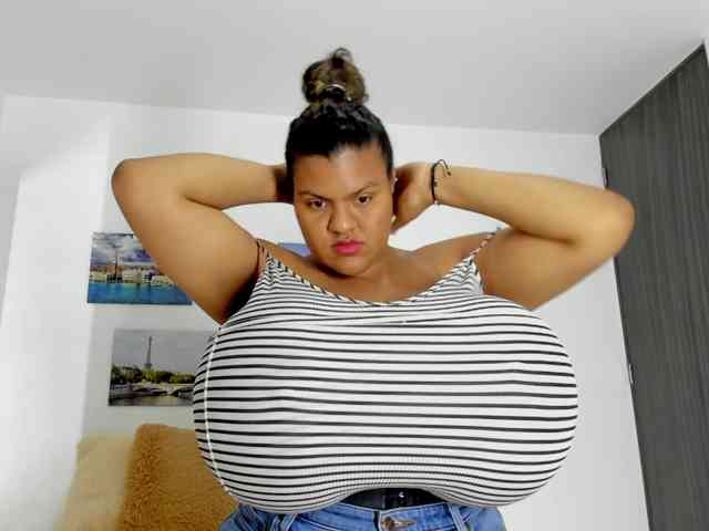 Bigmom-22 webcam