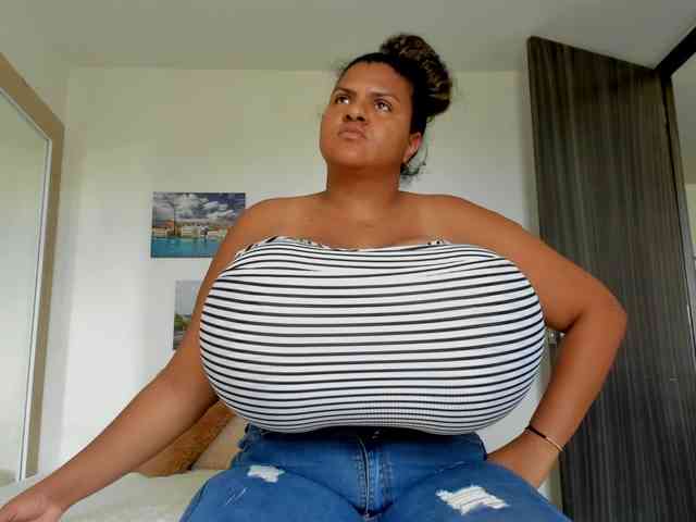 Bigmom-22 webcam