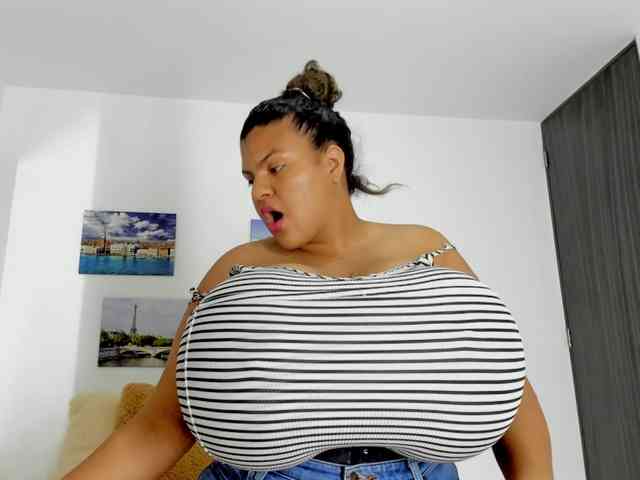 Bigmom-22 webcam