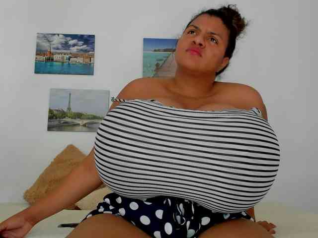 Bigmom-22 webcam