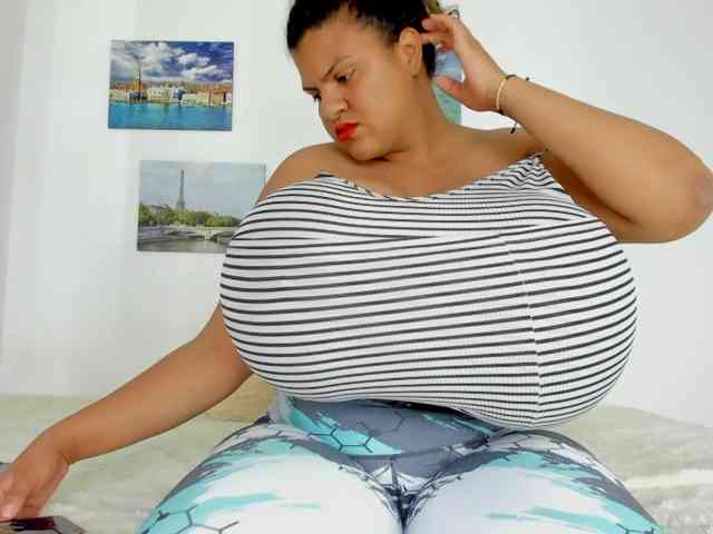 Bigmom-22 webcam