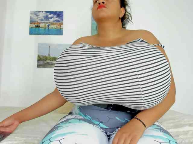 Bigmom-22 webcam