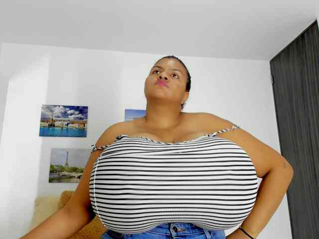 Bigmom-22 webcam