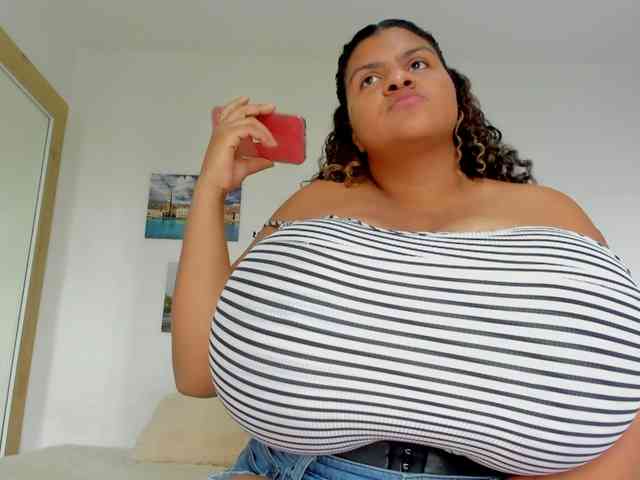 Bigmom-22 webcam