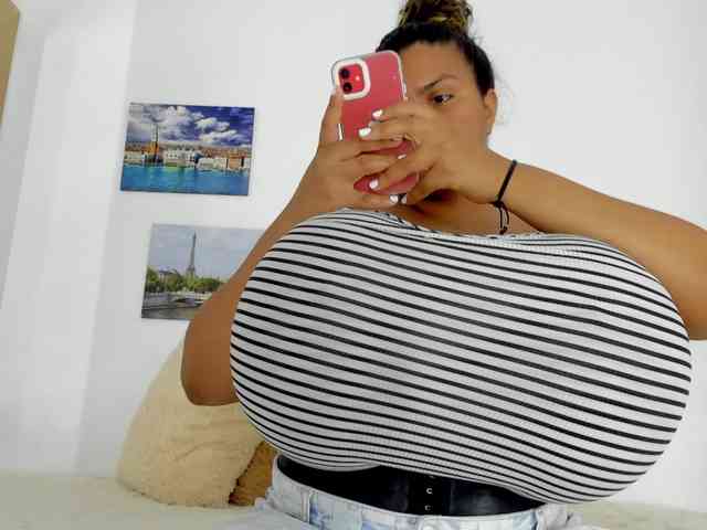 Bigmom-22 webcam