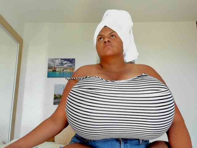Bigmom-22 webcam