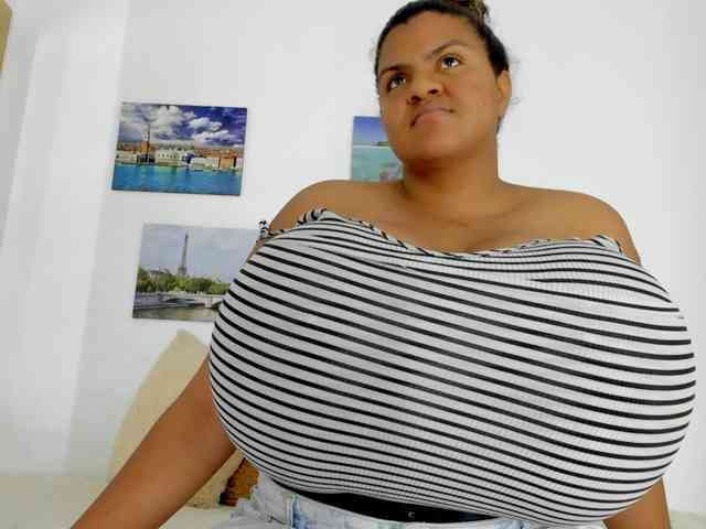Bigmom-22 webcam