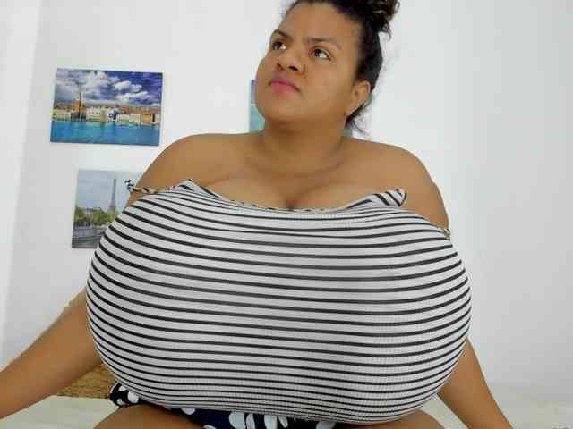 Bigmom-22 webcam