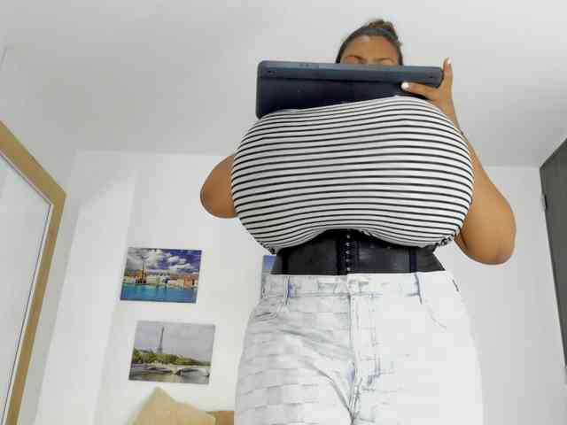 Bigmom-22 webcam